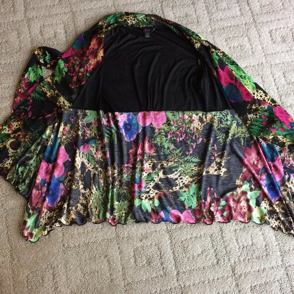 Zion long sleeve floral open front top Size M - Picture 7 of 15